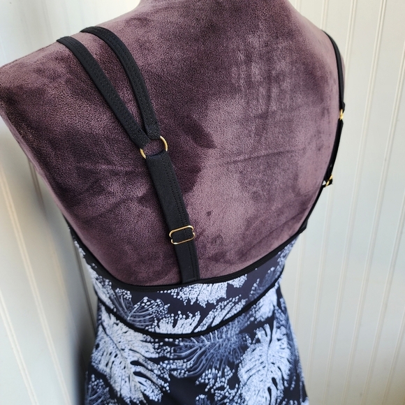 $60 Noon 1 Pc Swim Skirted Bathing Suit Black White Floral Monstera Leaf Sz 12 - Picture 6 of 12
